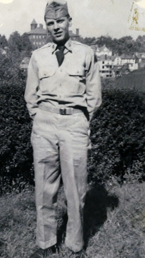 Photo of Robert in Military uniform